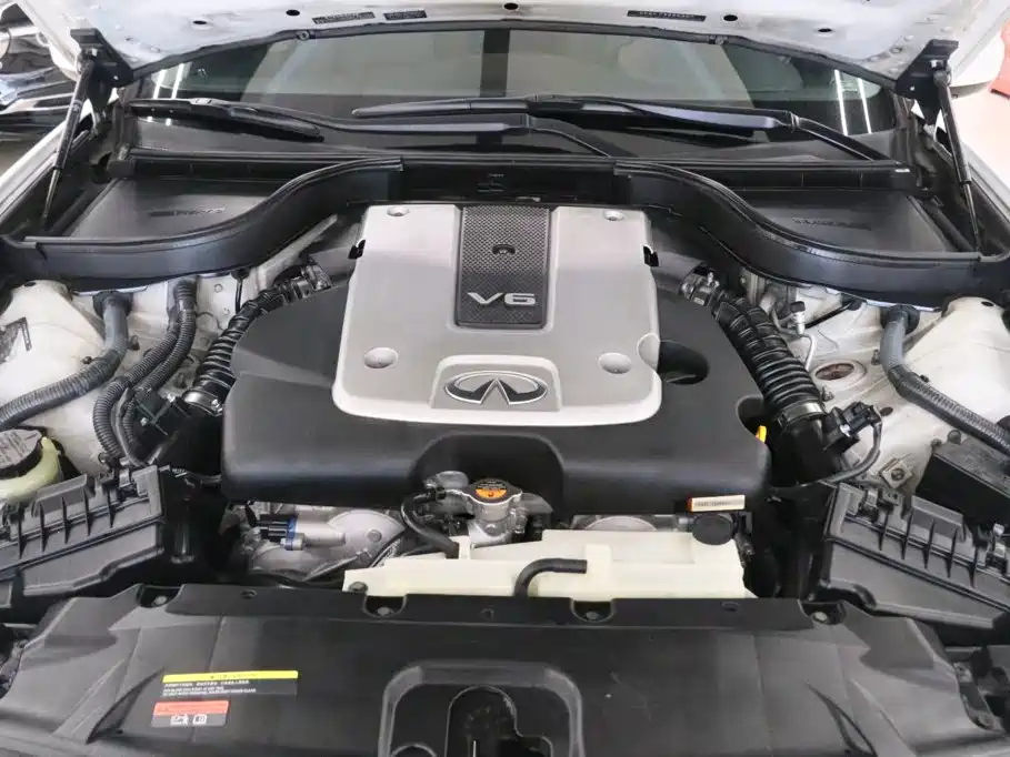 Infiniti G Series 2011 2010 Model G25 Sedan Luxury Sport Edition