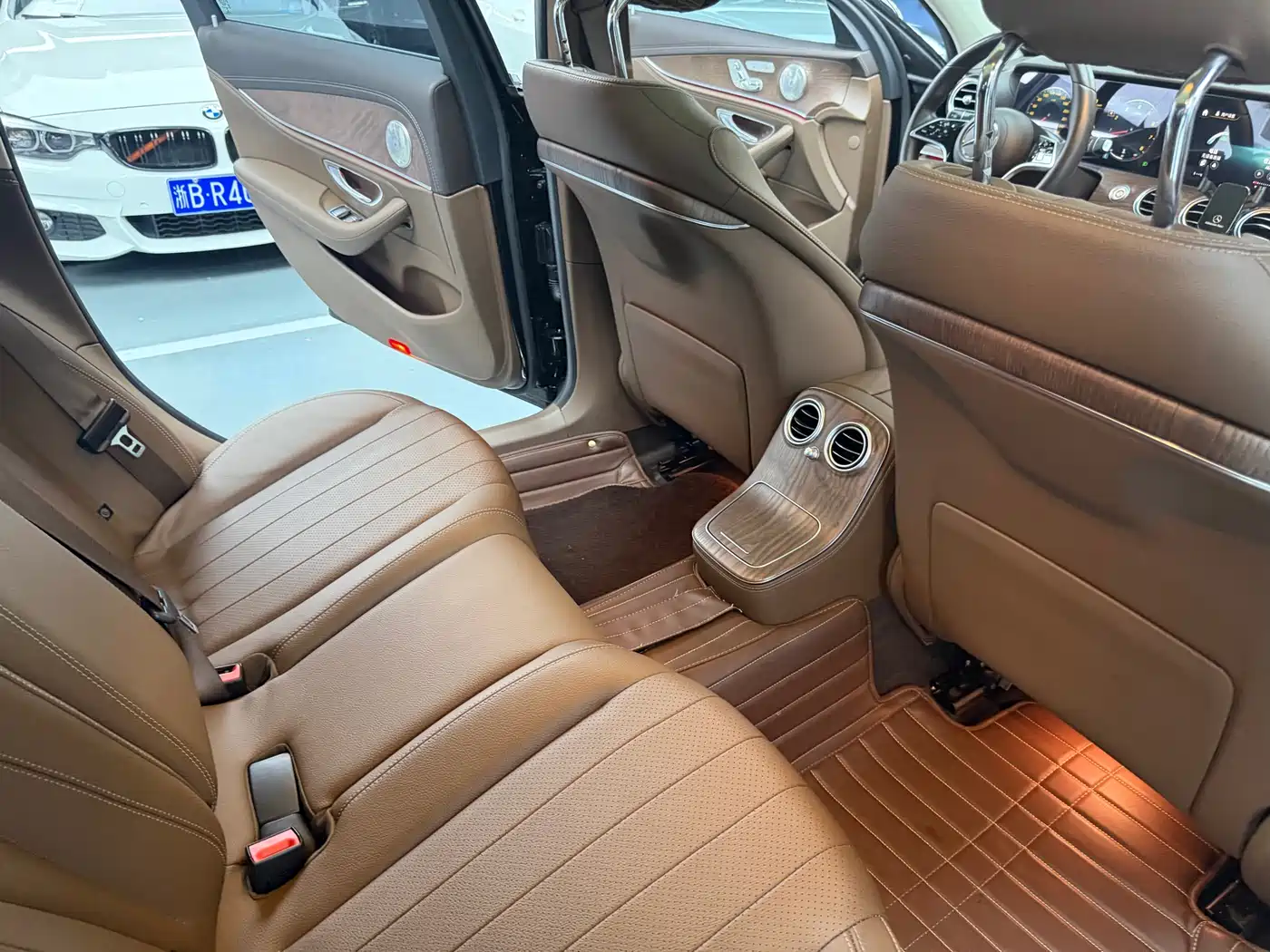 Mercedes-Benz E-Class 2022 E 300 L Fashion фото 17
