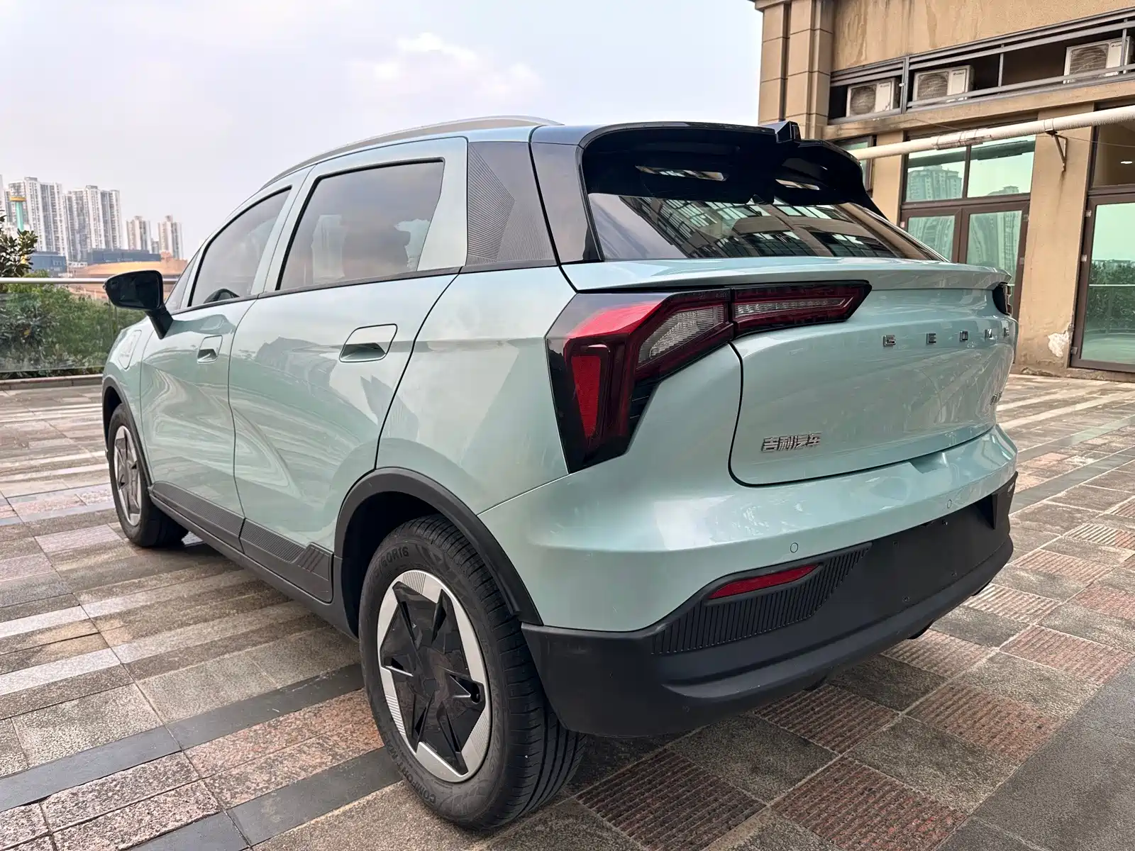 Фото 4 - Geely Geometry E Firefly
