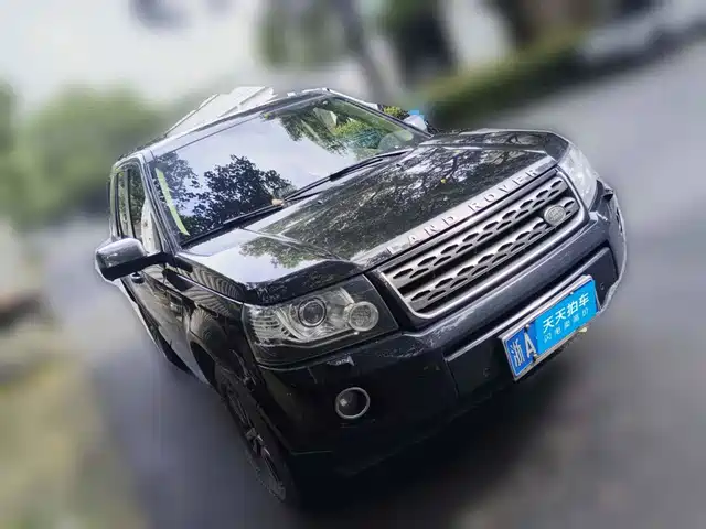 Land Rover Freelander 2 2015 2.2T SD4 XS Collector's Edition — фото 3