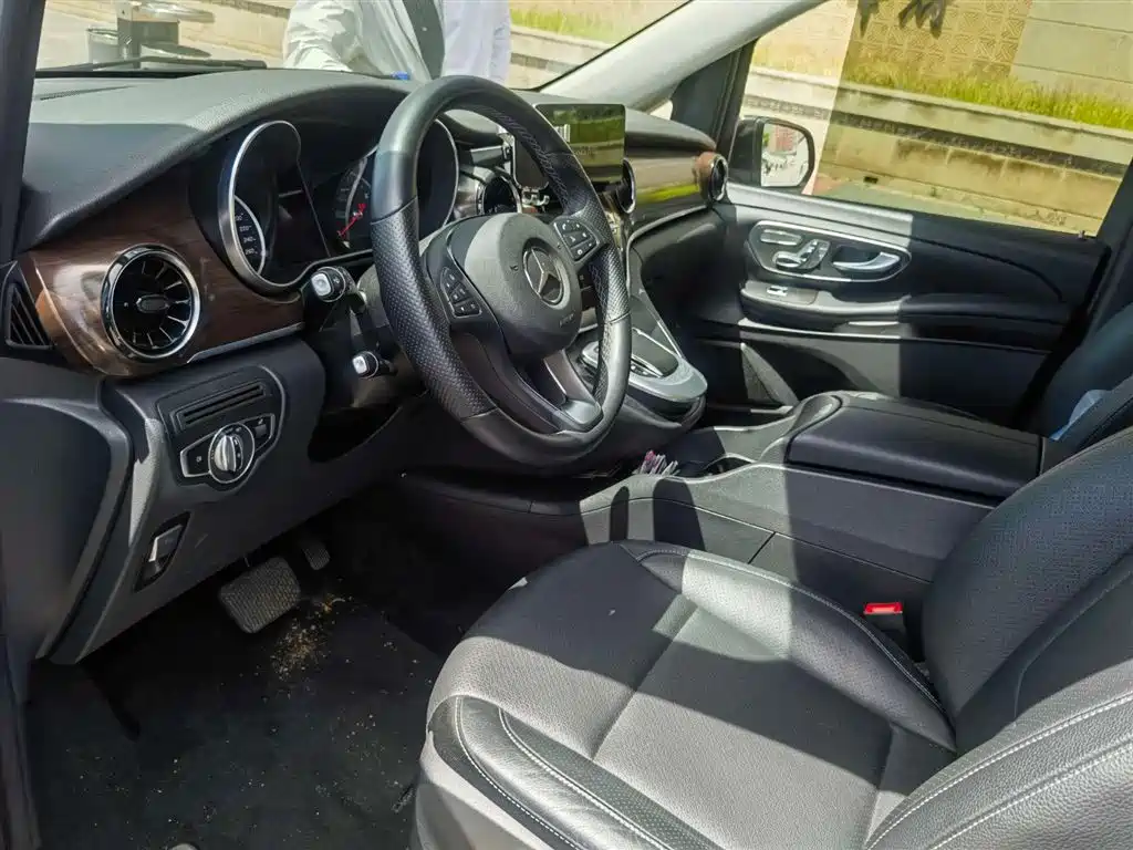 Mercedes-Benz V-Class 2020 V 260 Navigator Edition фото 8