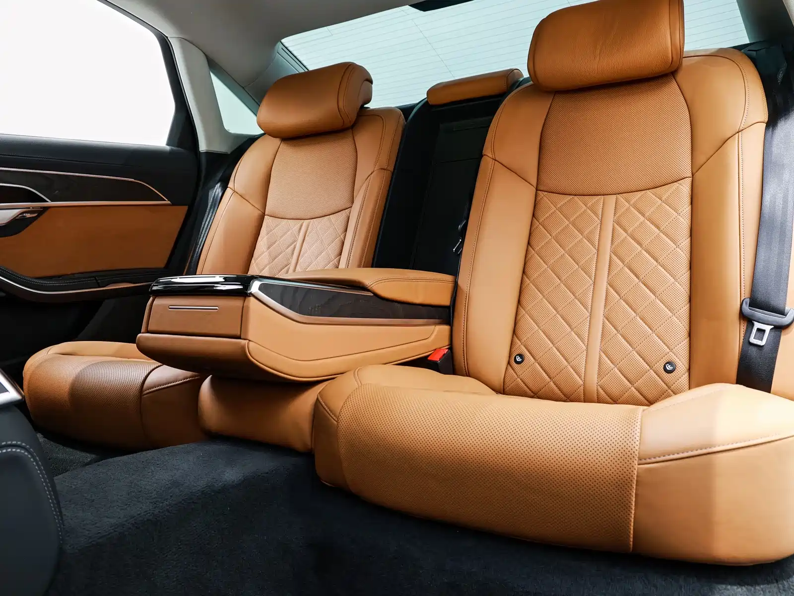 صورة 12 - Audi A8