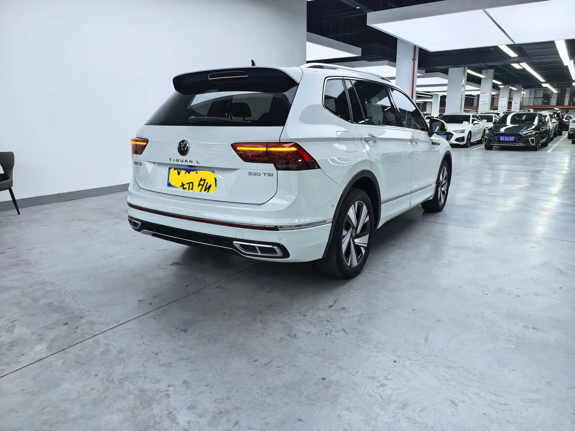 Фото 15 - Volkswagen Tiguan L