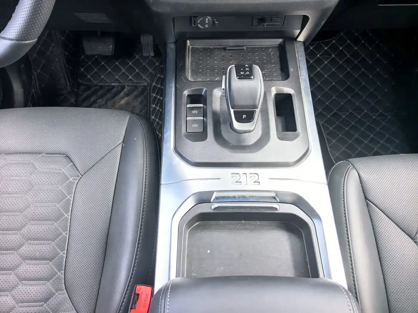 212 T01 2025 2024 2.0T Explorer