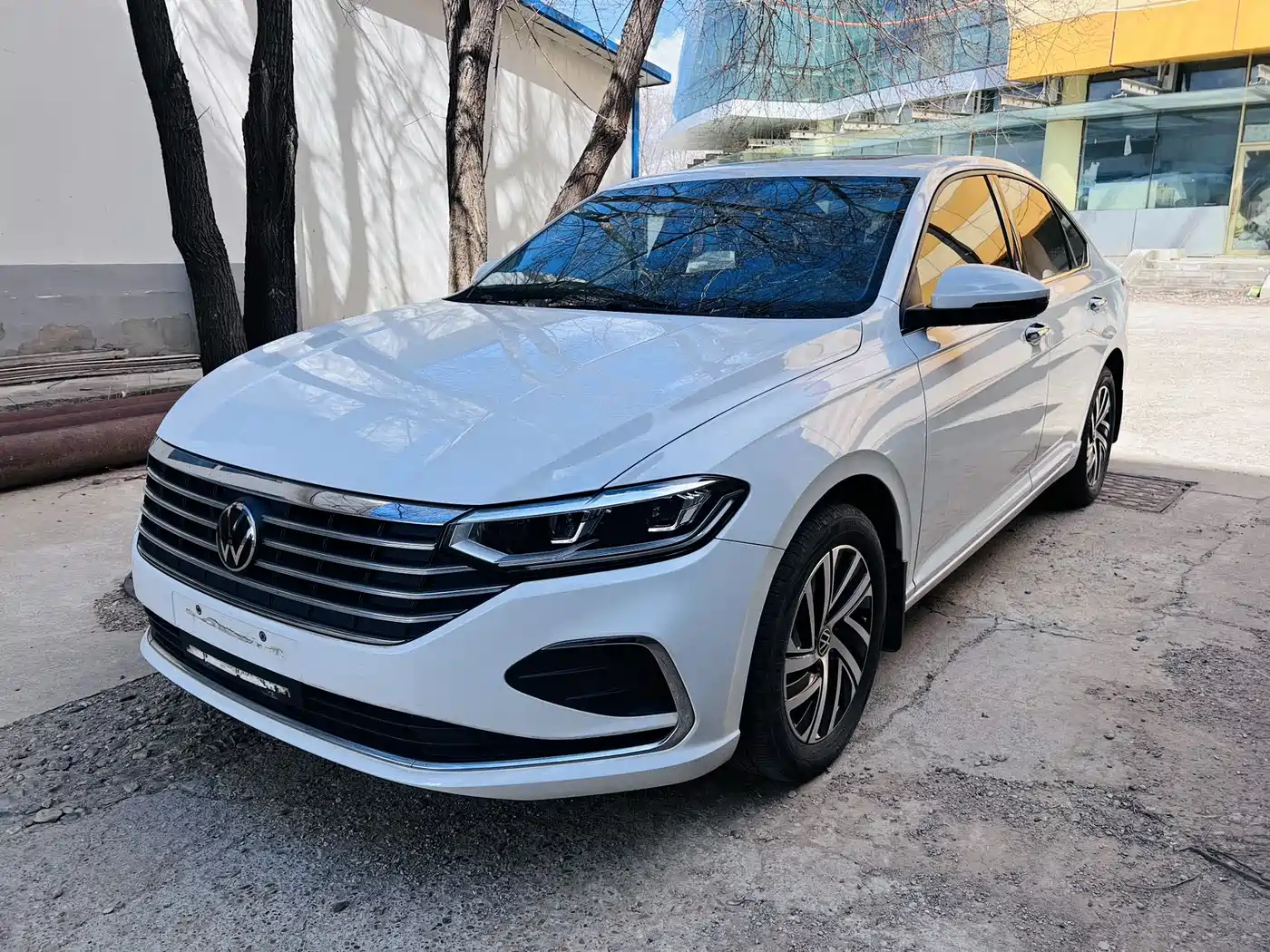 Volkswagen Lavida 2023 1.5L Auto Five Million Edition фото 2