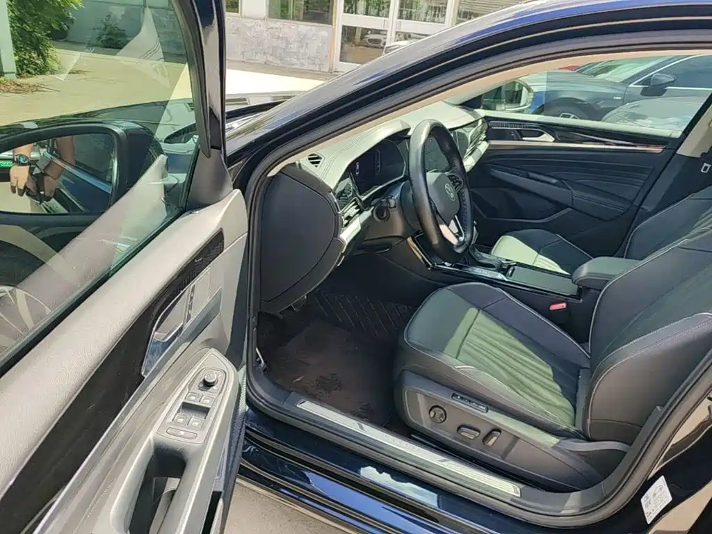 Фото 16 - Volkswagen Passat