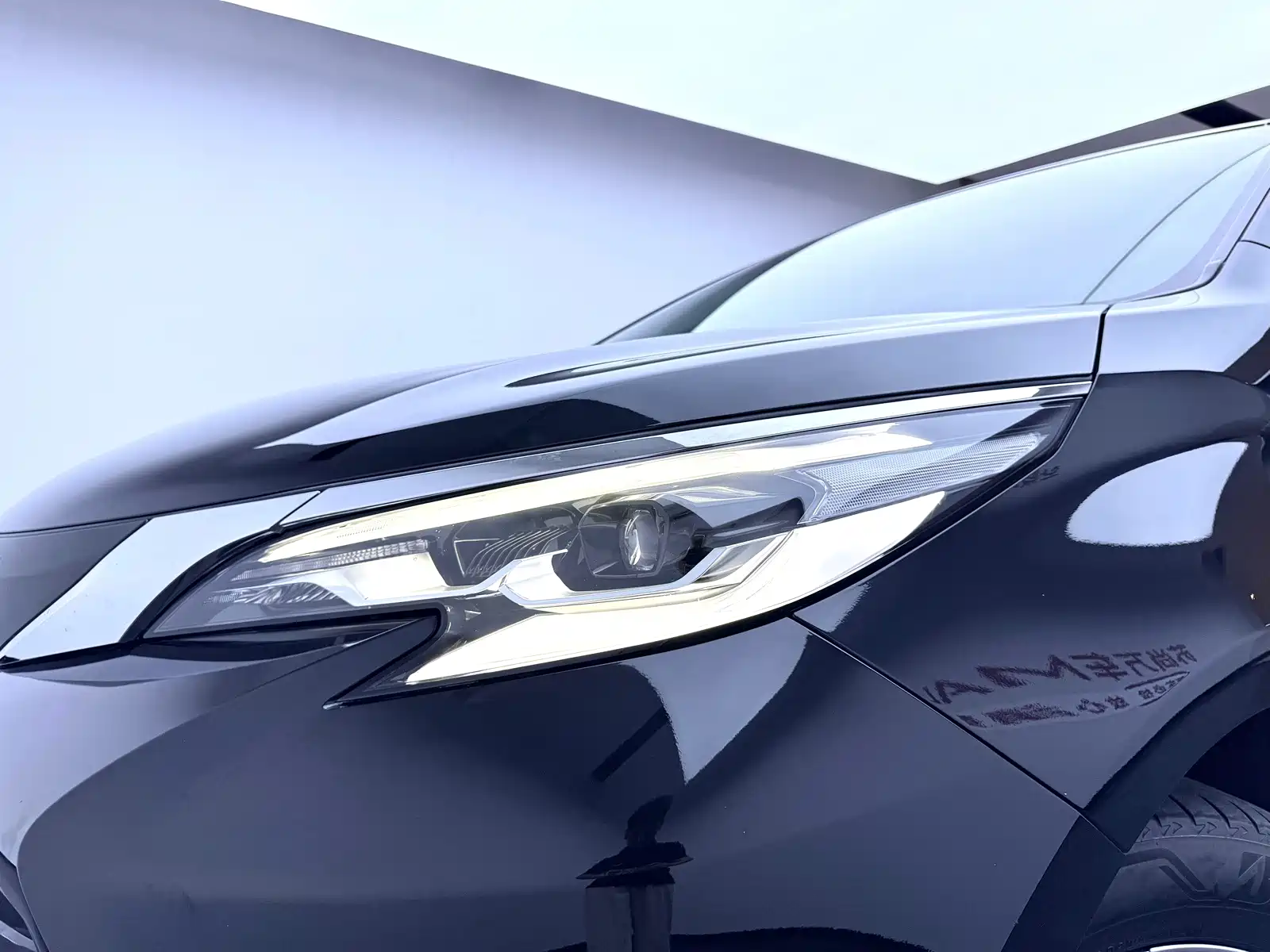Фото 8 - Toyota Sienna