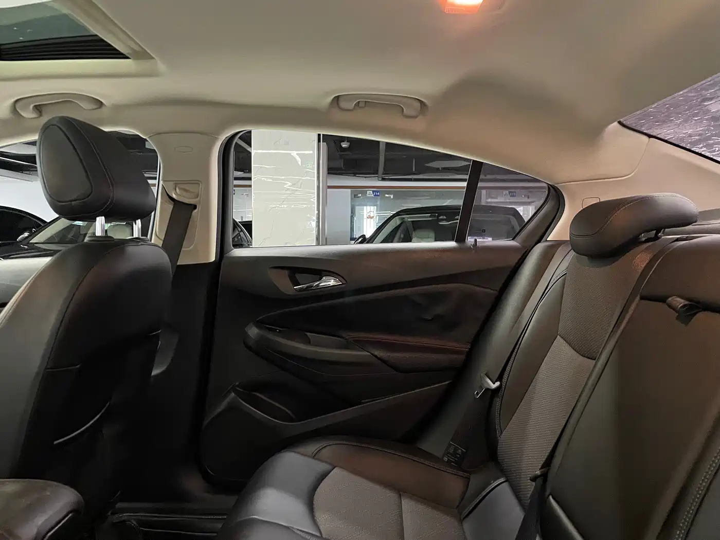 Photo 24 - Chevrolet Cruze
