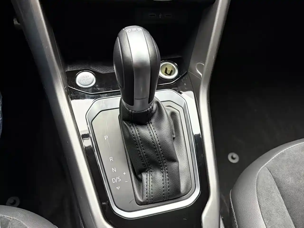 VOLKSWAGEN T-ROC EXPLORING SONGS