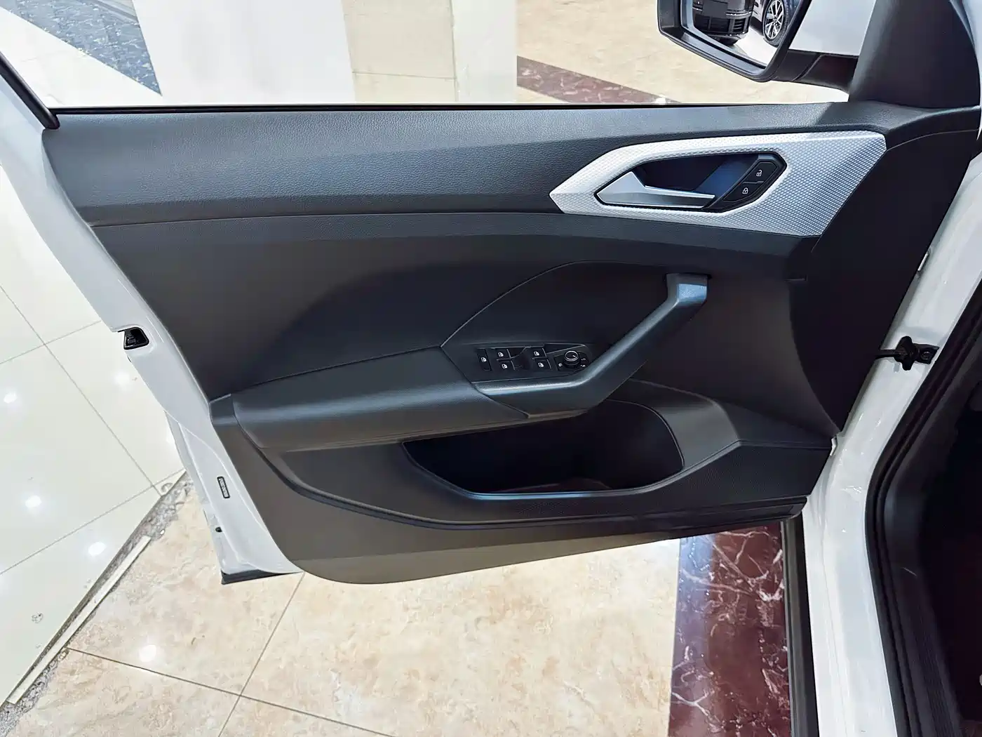 Volkswagen Tanying 2021 1.5L Automatic Smart Connect Edition фото 13