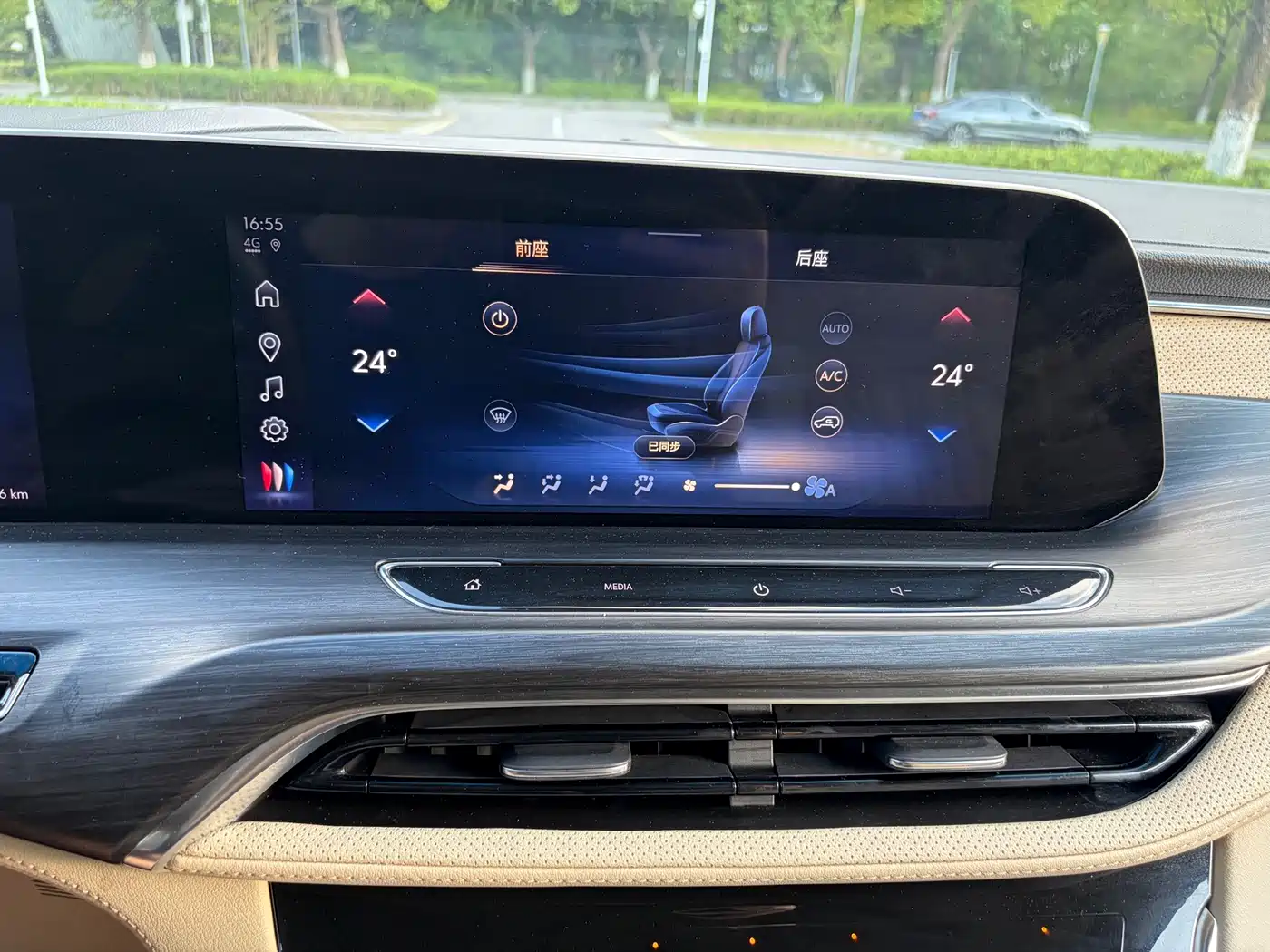 Фото 9 - Buick GL8