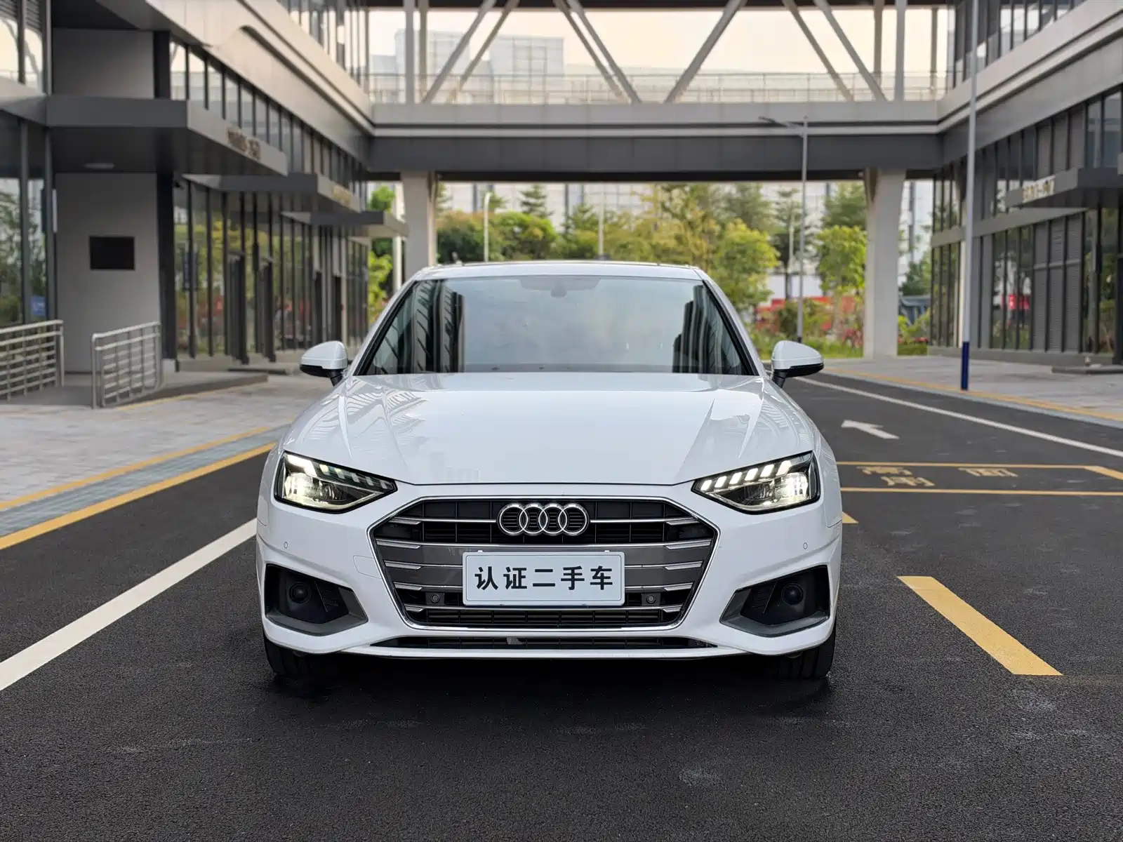 Photo 3 - Audi A4L