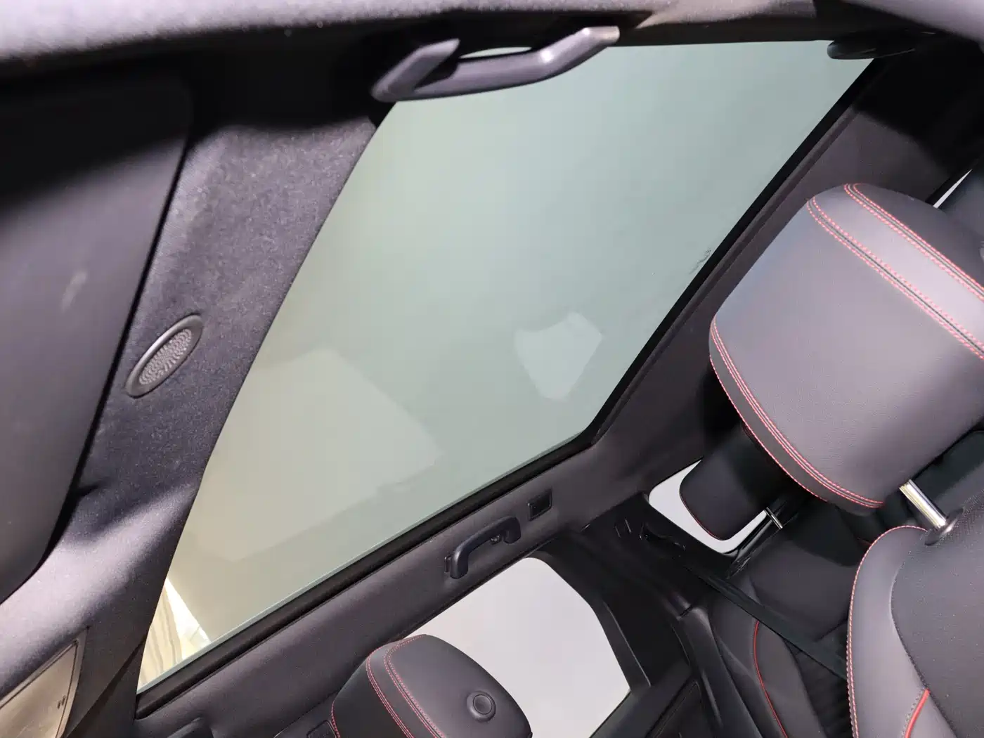 Land Rover Discovery Sport 2022 Model 249PS R-Dynamic S Performance Edition 5-Seater фото 16