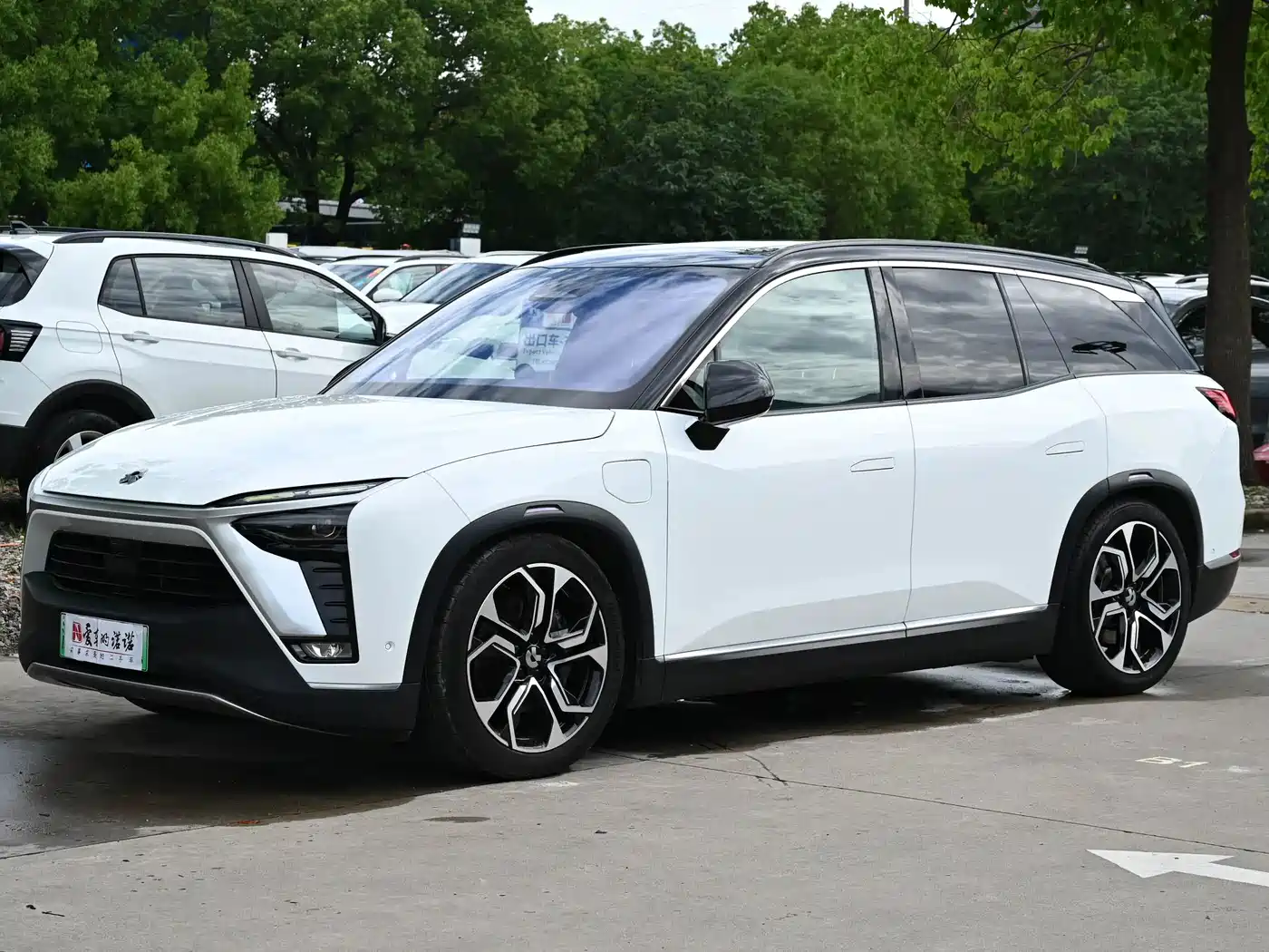 Фото 1 - NIO ES8