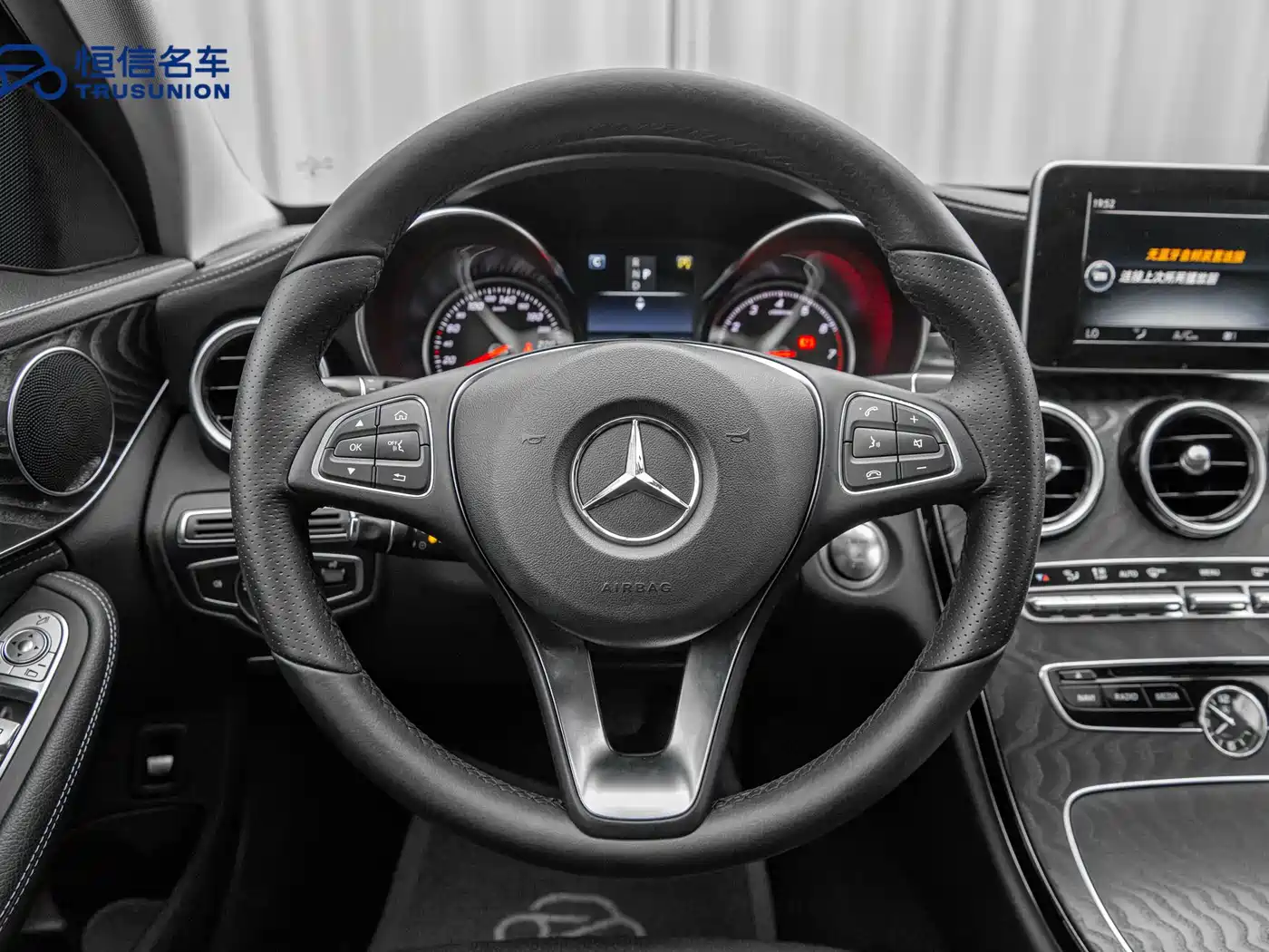 Mercedes-Benz C-Class 2017 Facelift C 200 L Sport Edition фото 16