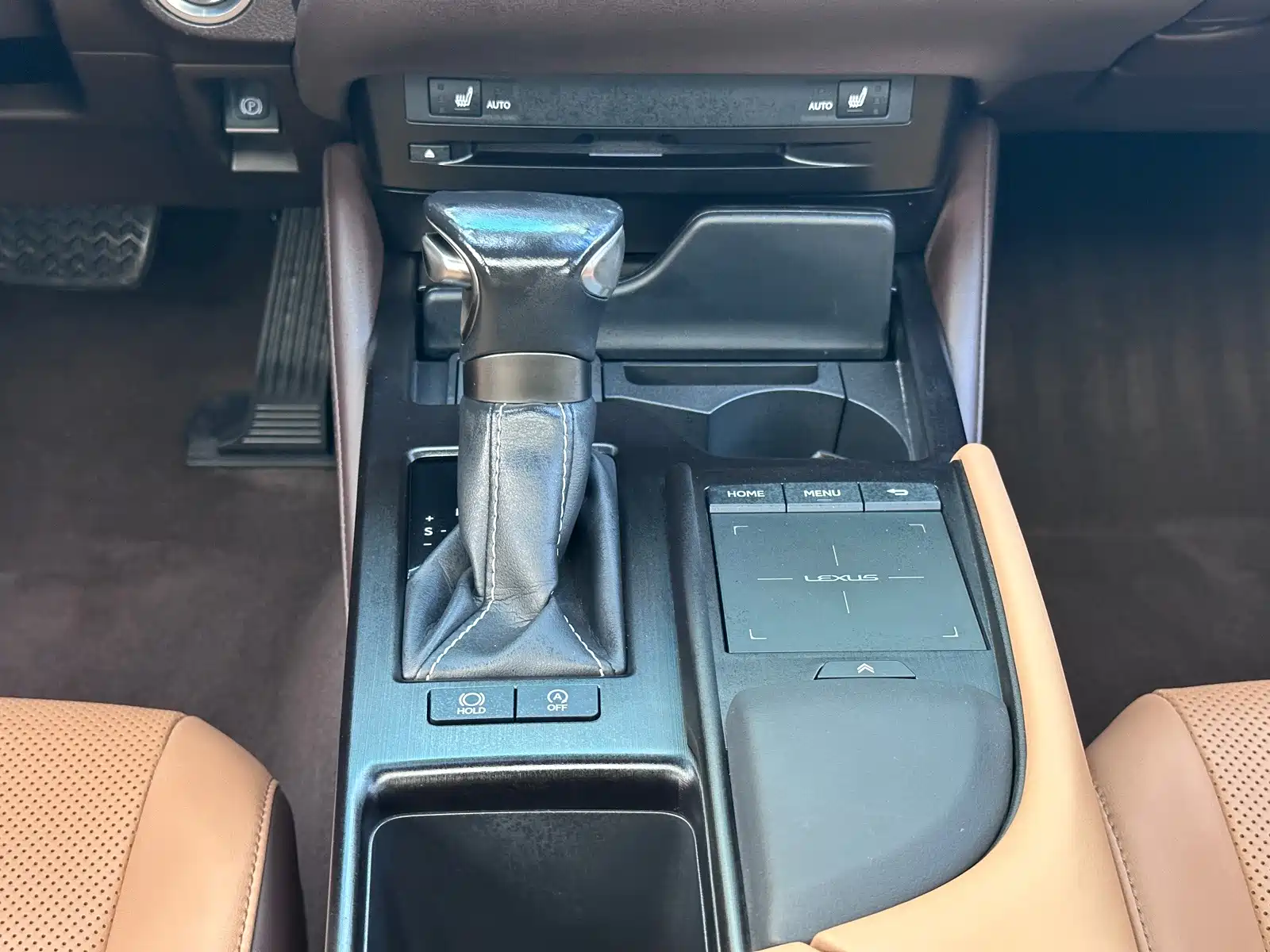Photo 7 - Lexus ES
