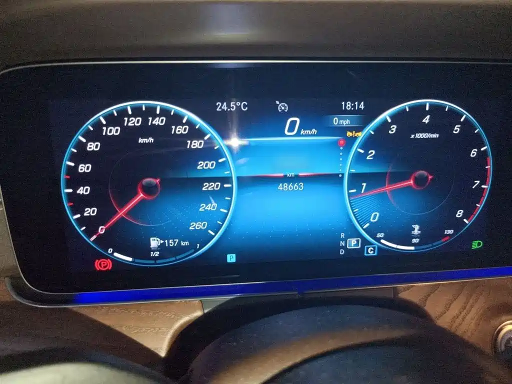 Mercedes-Benz E-Class 2023 E 300 L Fashion фото 4