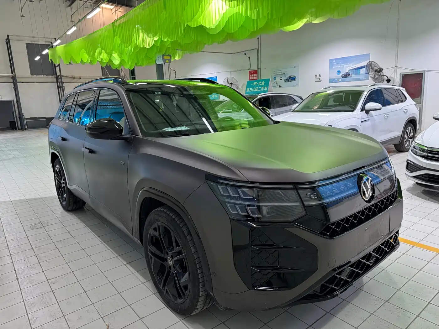 Volkswagen Teramont 2025 Teramont Pro 450TSI 4WD Summit Edition фото 3