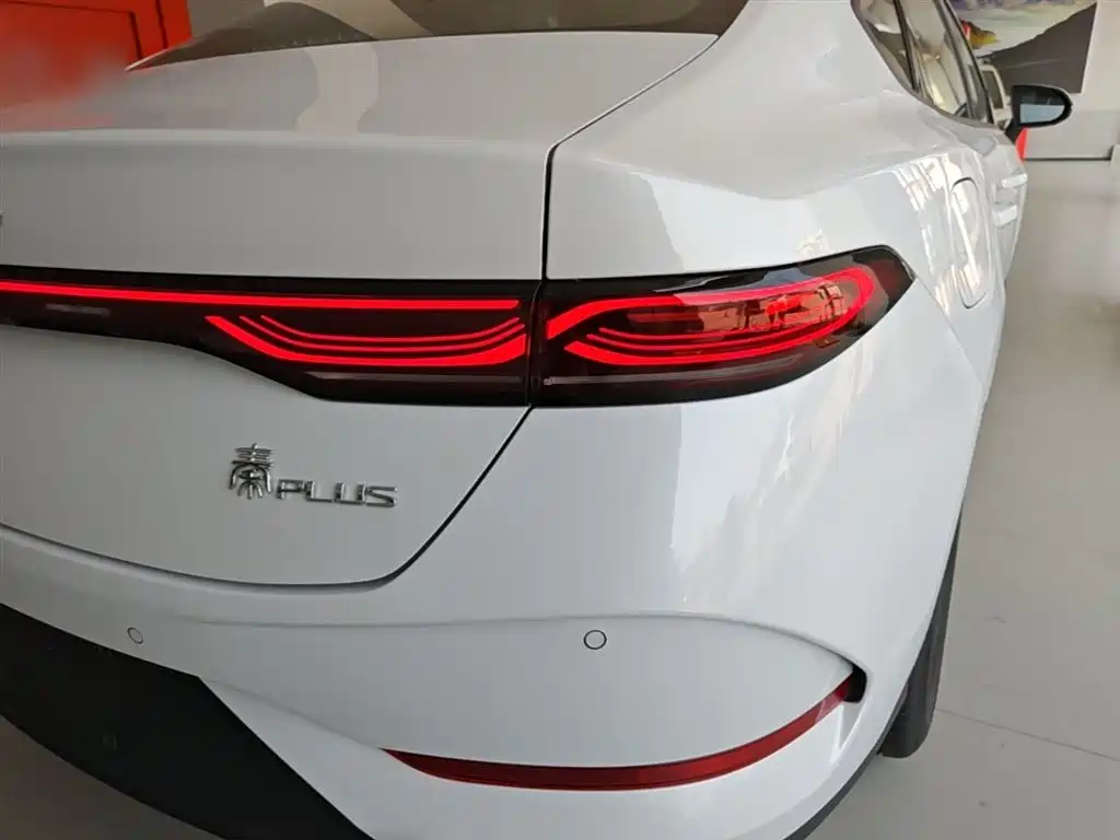 BYD Qin PLUS 2026 DM-i Smart Edition 128KM Progressive фото 8