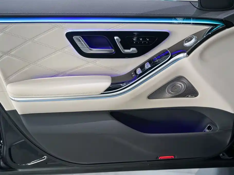 Mercedes-Benz Maybach S-Class 2022 S 480 4MATIC Intelligent Premium Special Edition фото 9