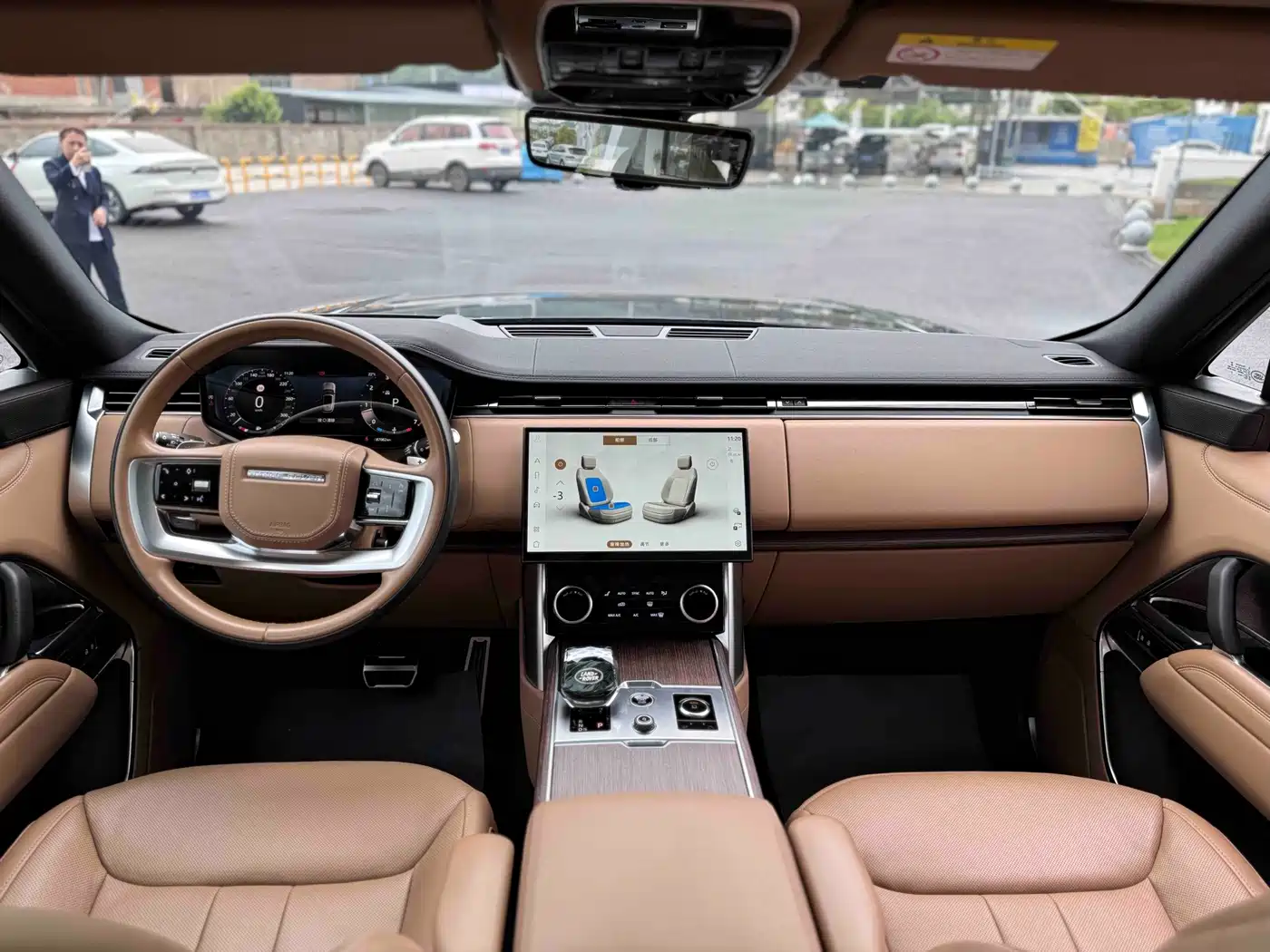 Land Rover Range Rover 2023 3.0 L6 400PS Genesis Extended Version фото 7
