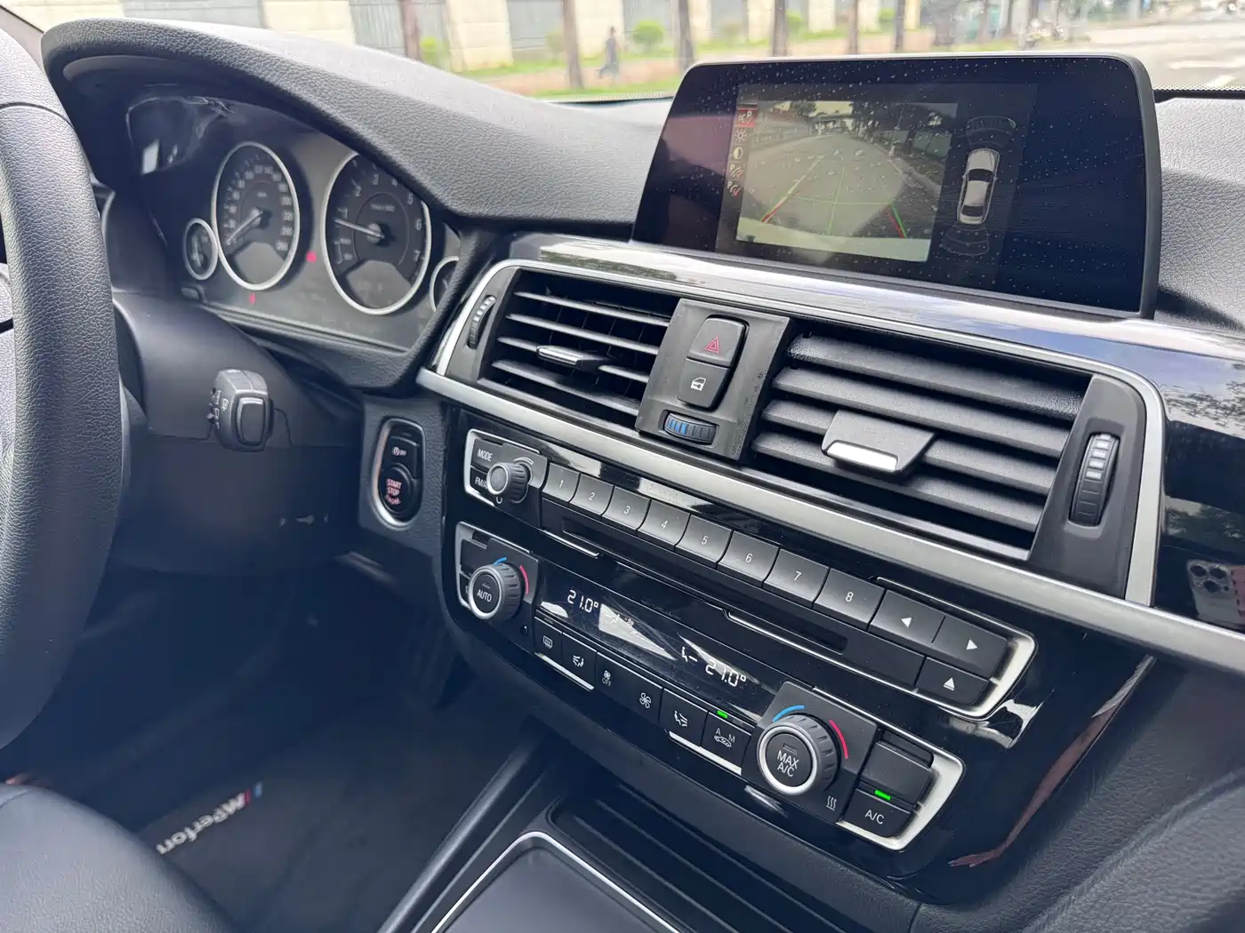 BMW 3 Series 2017 320Li M Sport фото 22
