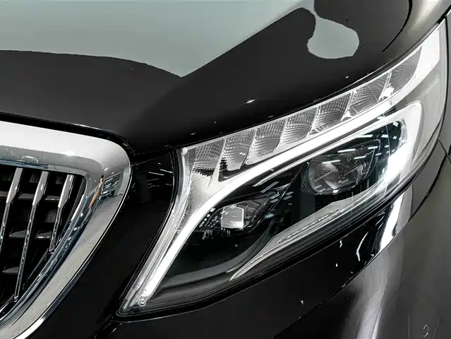 Mercedes-Benz V-Class 2020 V 260 Navigator Edition — фото 4