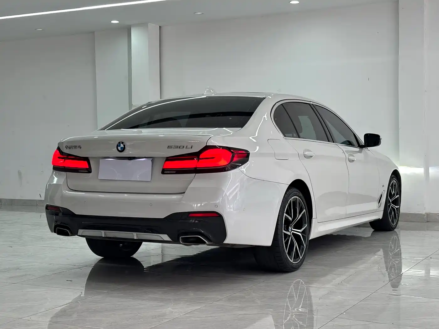 BMW 5 Series 2022 530Li Exclusive M Sport Package фото 10