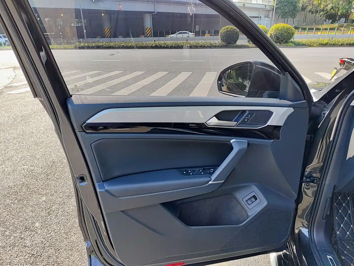 Volkswagen Tayron 2021 330TSI 2WD 3rd Anniversary Limited Edition фото 6