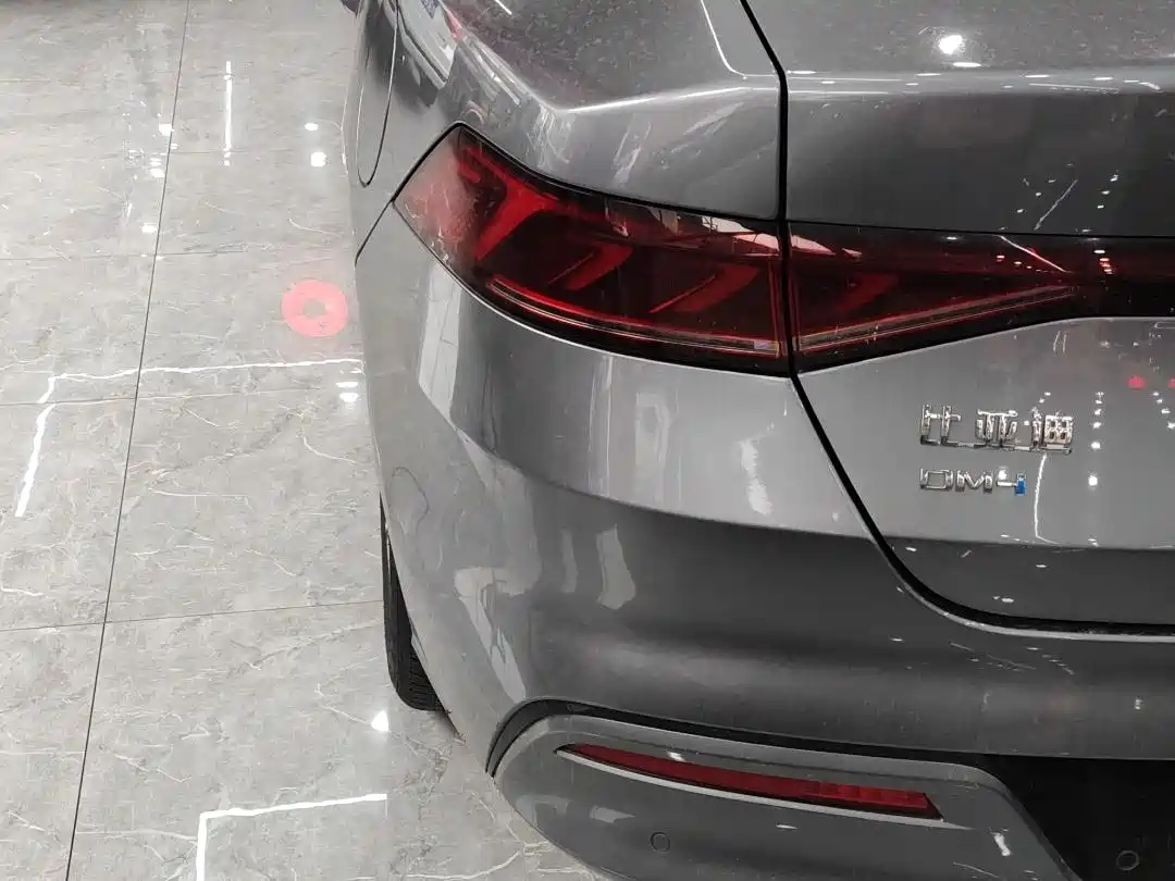 BYD Qin PLUS 2021 DM-i 55KM Flagship фото 11