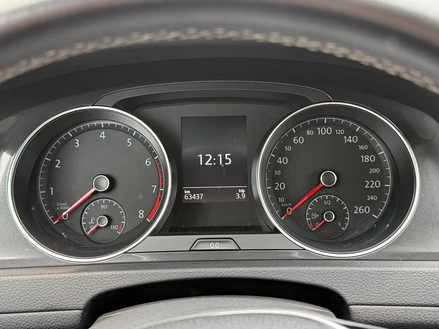 Volkswagen Golf 2017 1.6L Auto Comfort Millionth Edition фото 6
