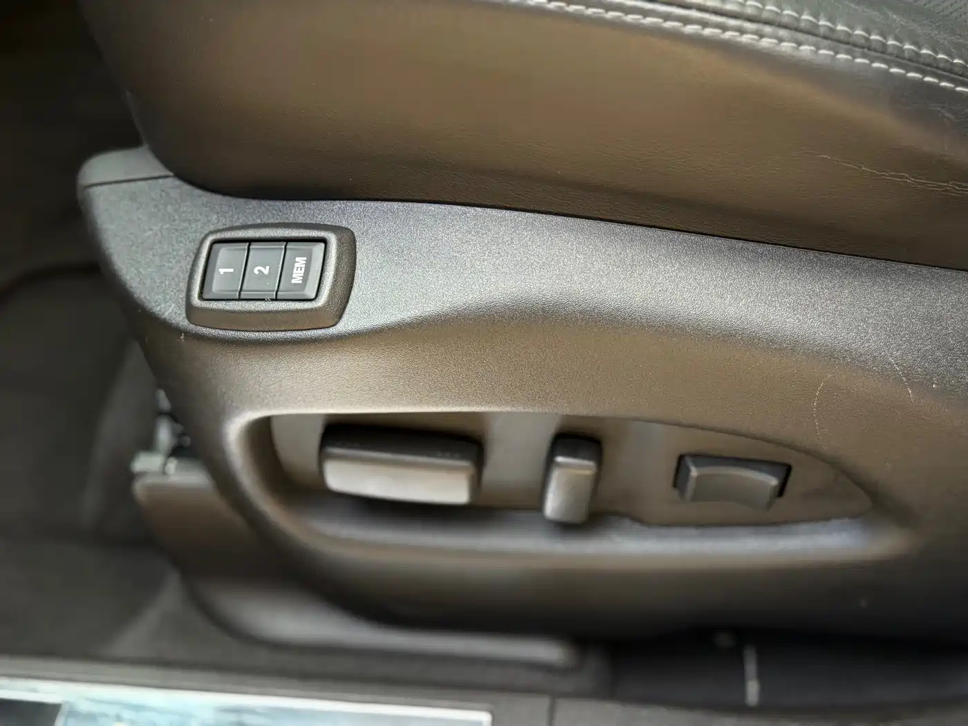 Фото 28 - Cadillac SRX