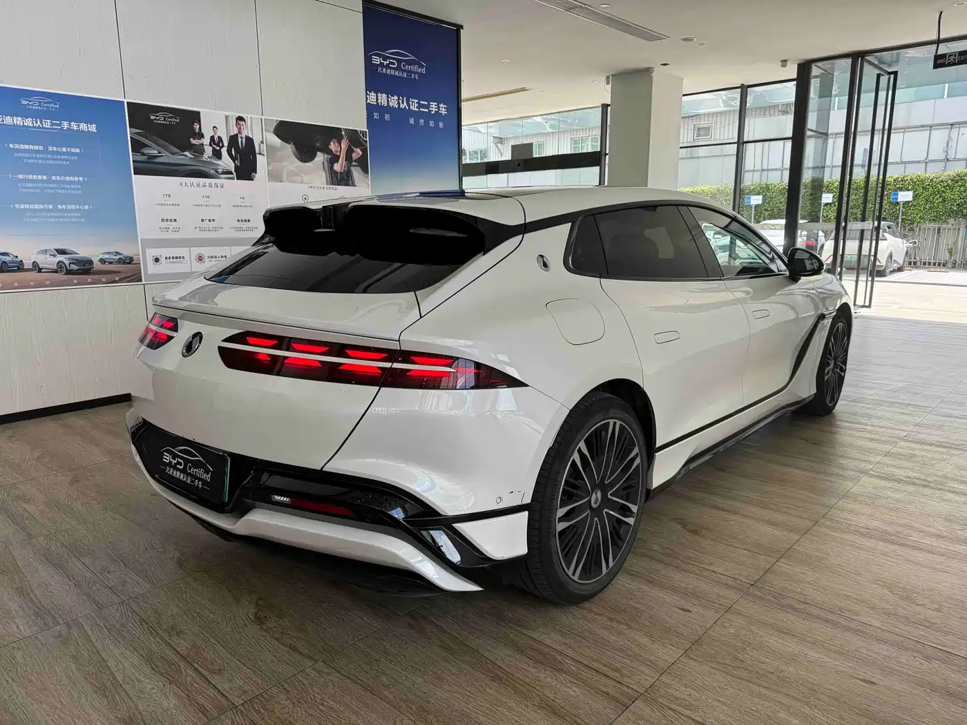 Denza Z9GT 2024 1100 AWD Ultra Edition фото 9