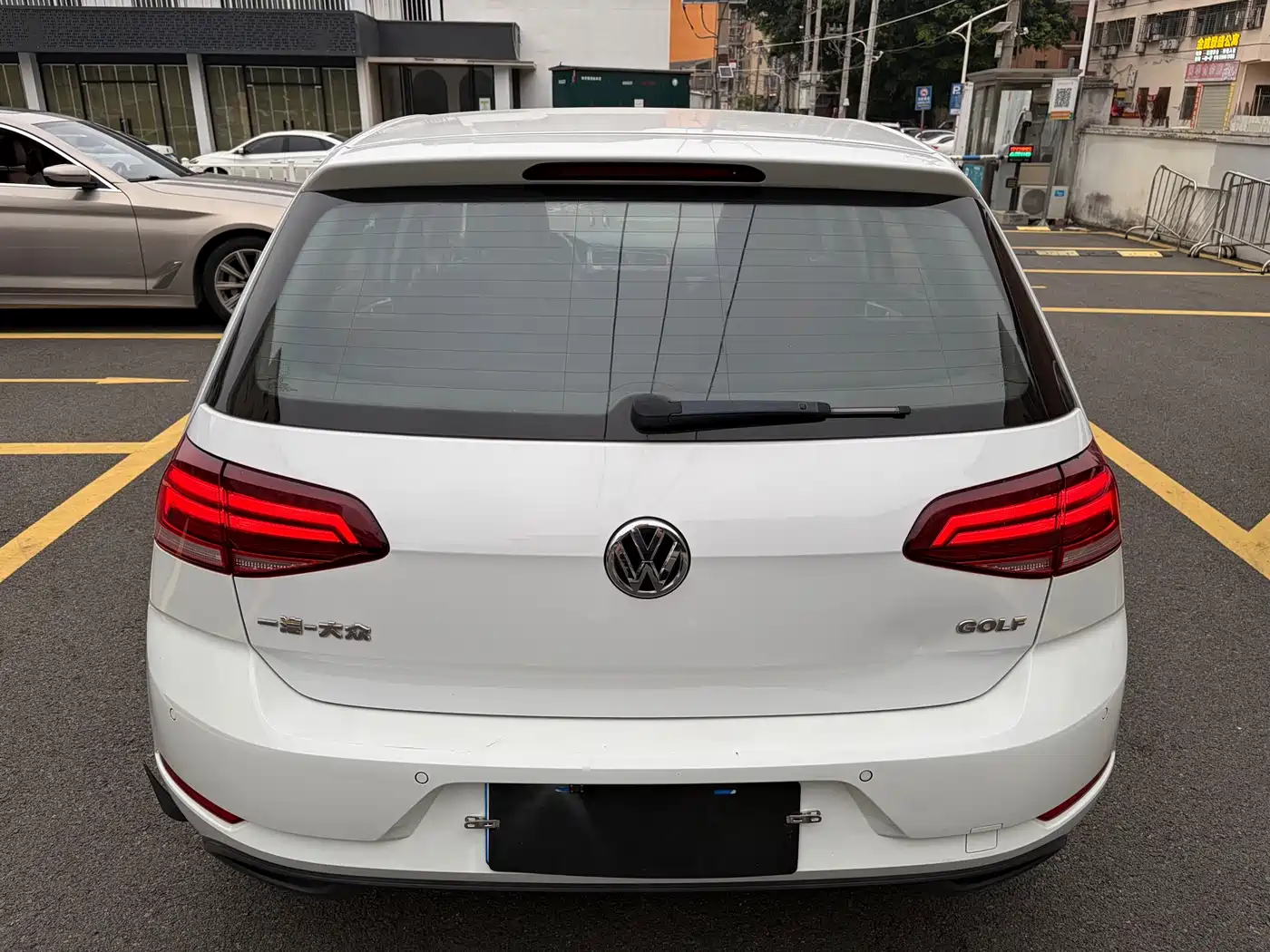 Volkswagen Golf 2018 1.6L Automatic Fashion фото 8