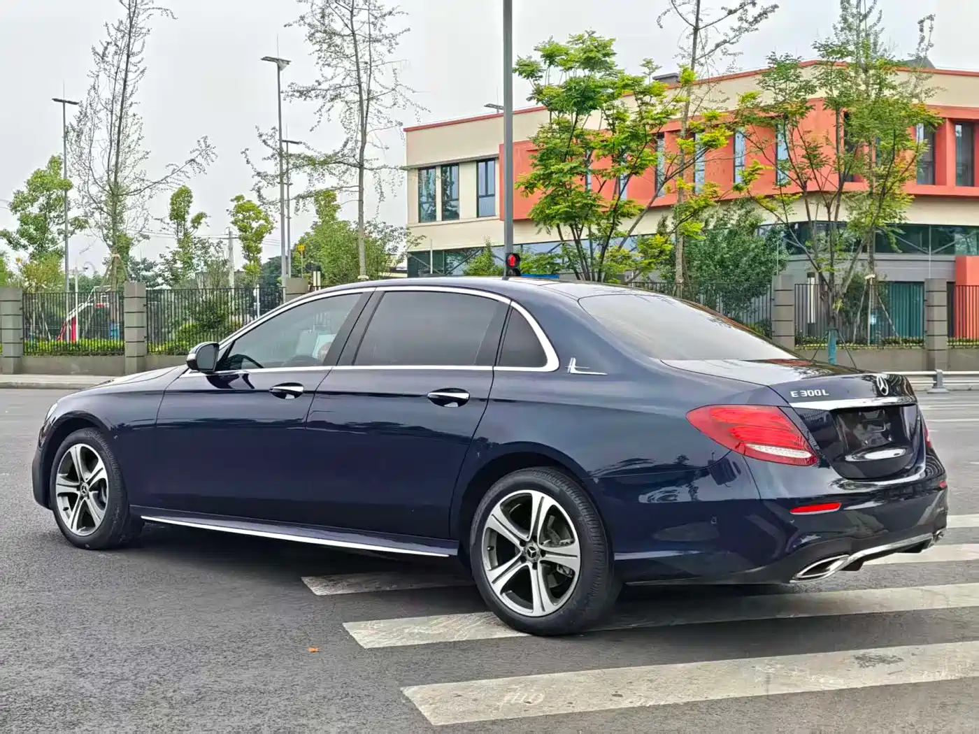 Mercedes-Benz E-Class 2018 E 200 L Sport фото 5