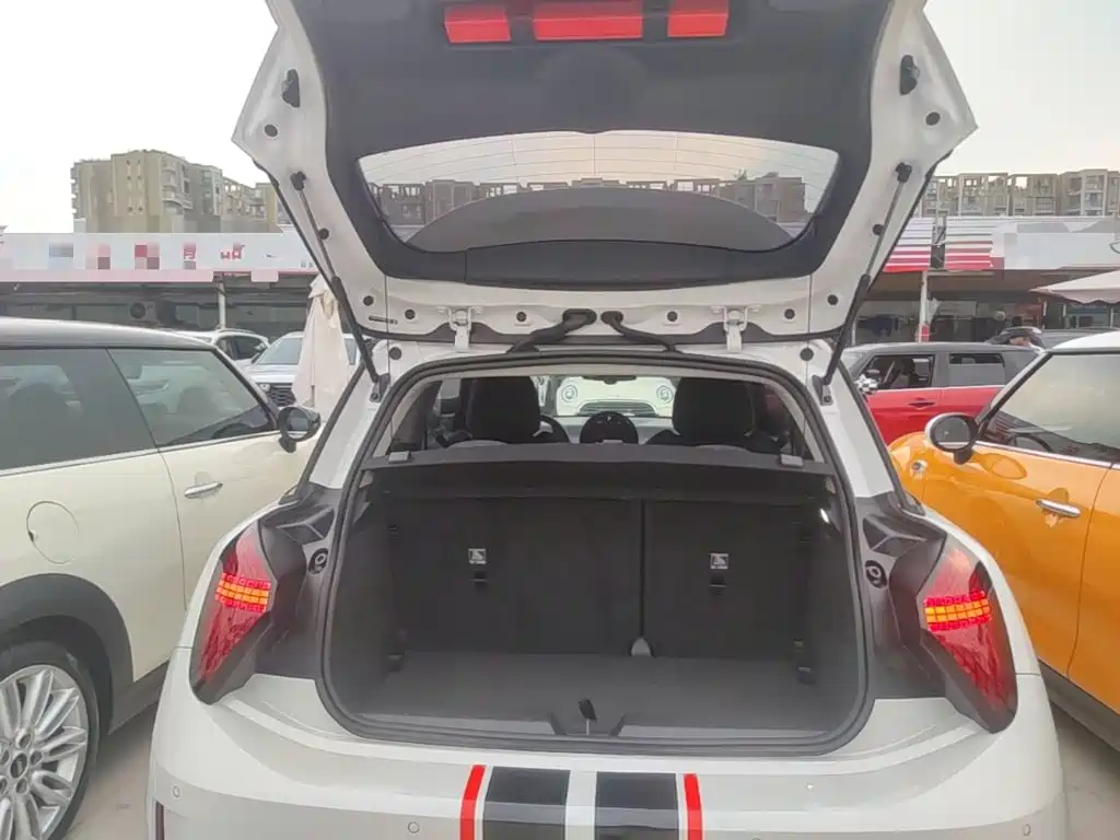 MINI Electric MINI COOPER 2025 2025 Model 456km COOPER E Classic
