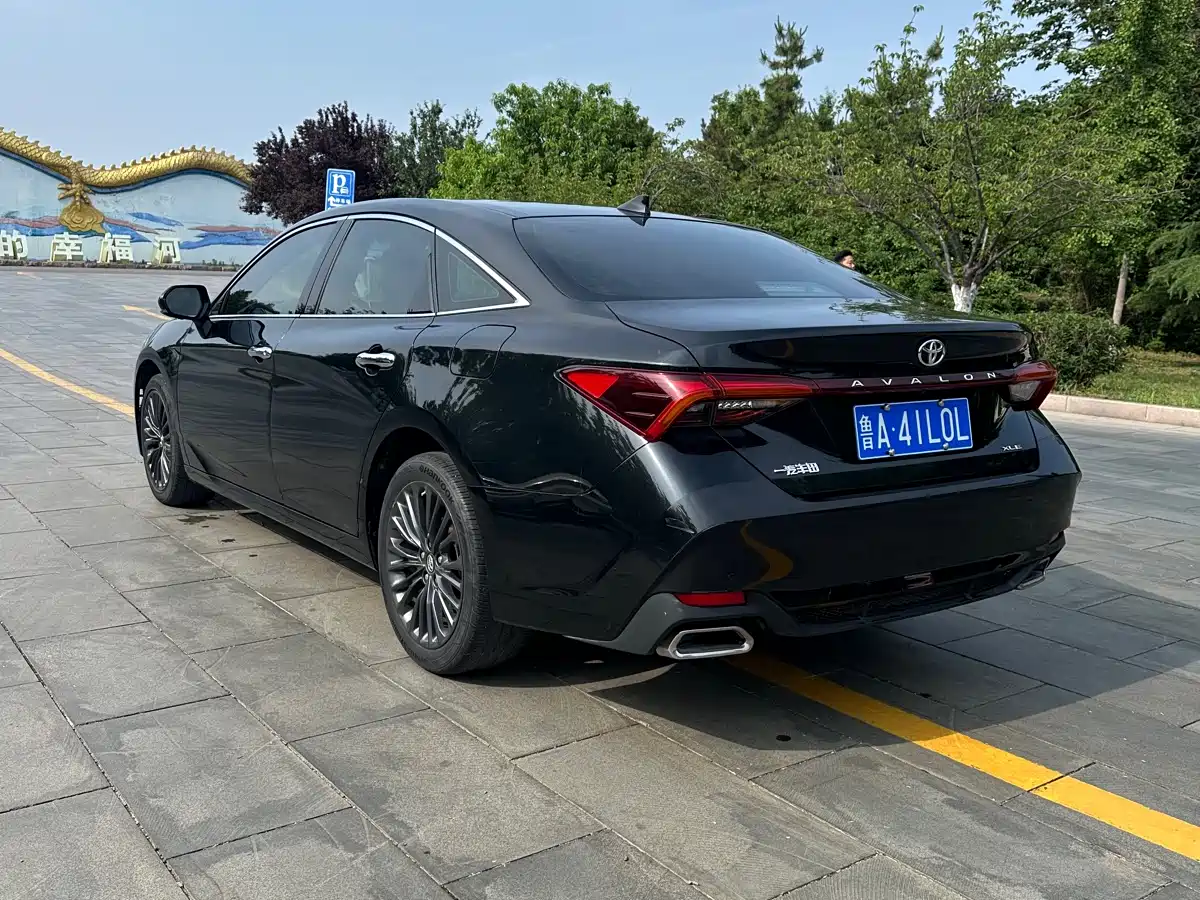 Toyota Avalon 2022 2.0L XLE Premium фото 6