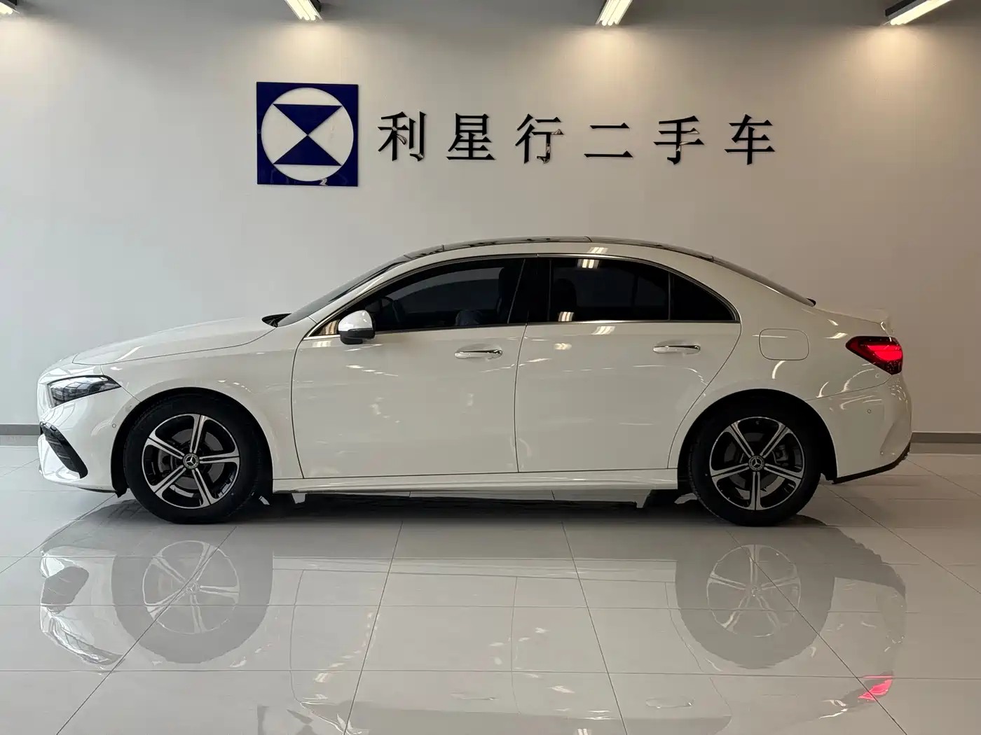 Mercedes-Benz A-Class 2023 A 200 L Fashion фото 2