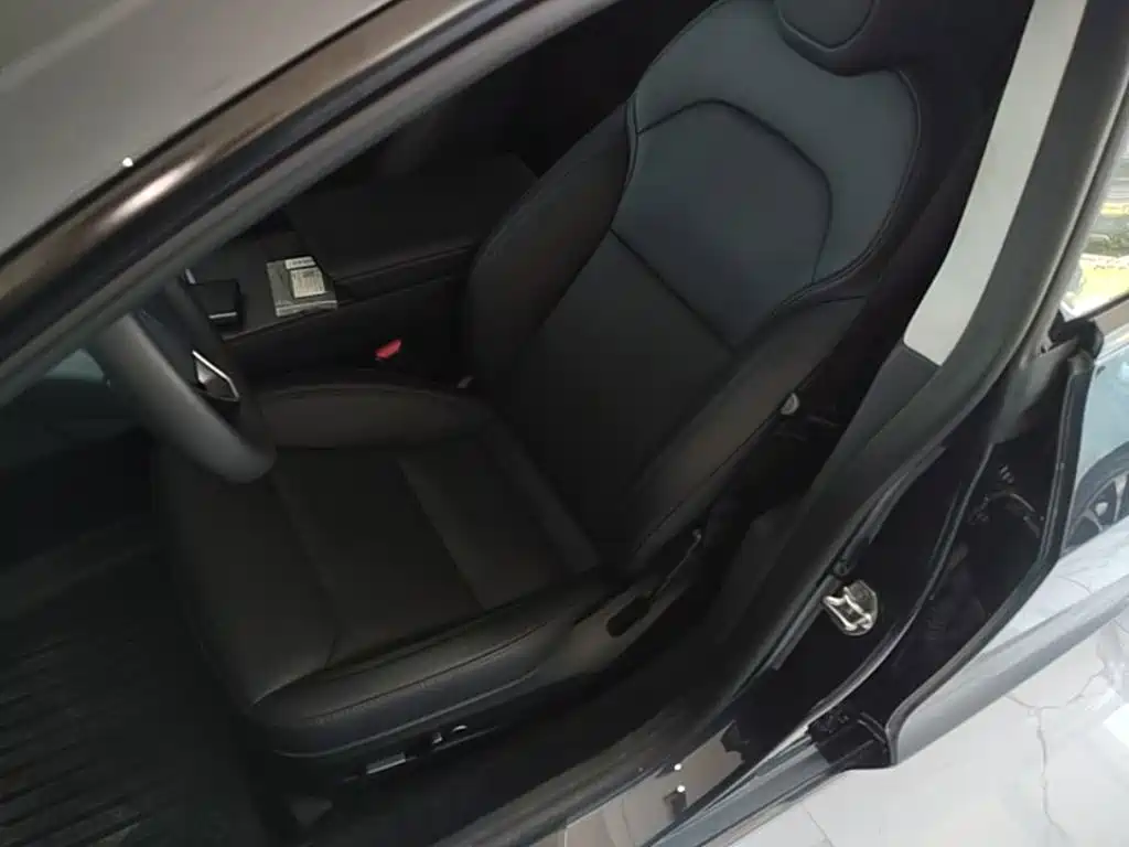 Фото 15 - Tesla Model 3