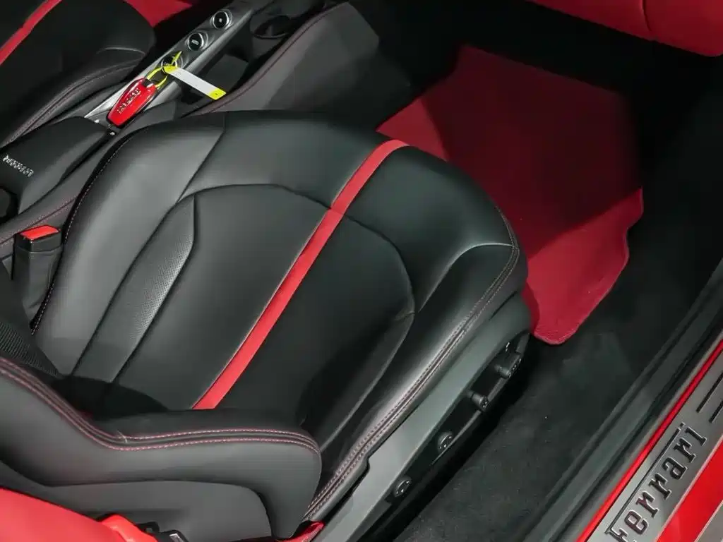 Ferrari F8 2021 2019 Tributo 3.9T V8