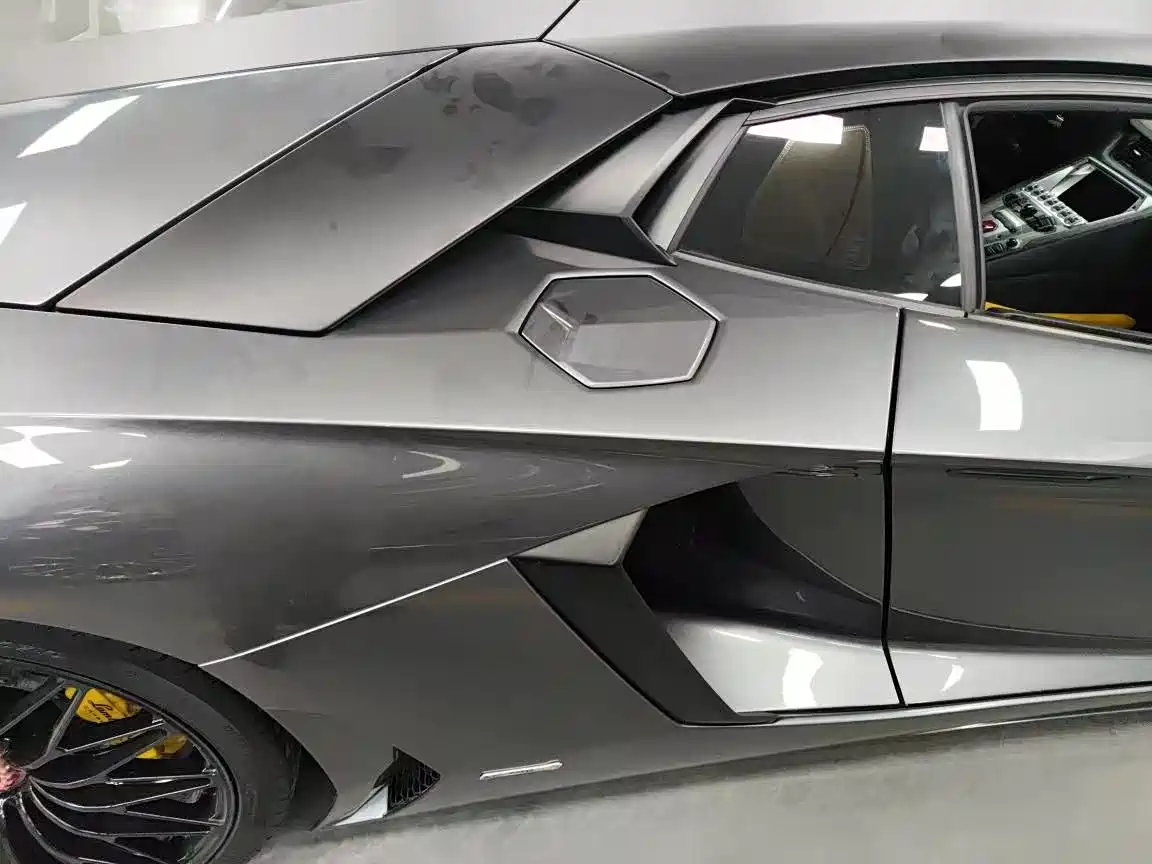 Lamborghini Aventador 2011 LP 700-4 фото 8