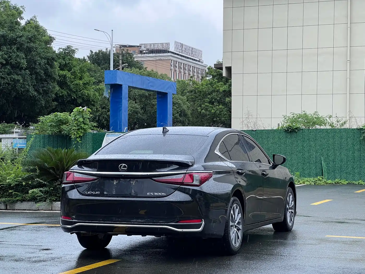 Lexus ES 2022 300h Excellence Edition фото 6