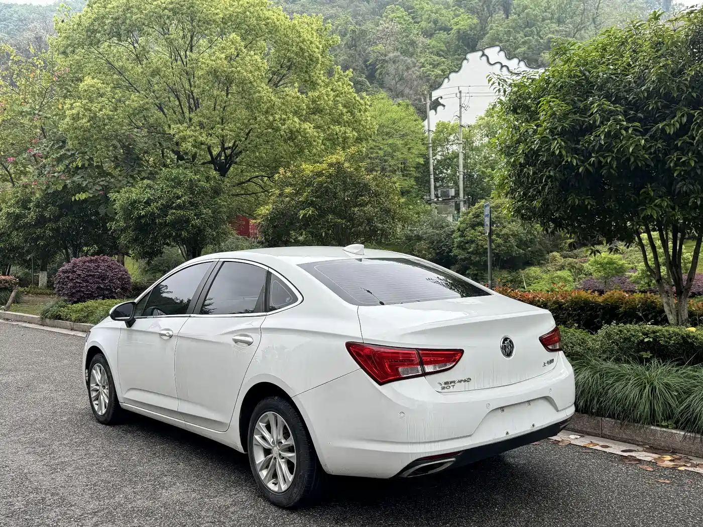 Buick Verano 2018 Sedan 20T Dual Clutch Leading фото 8