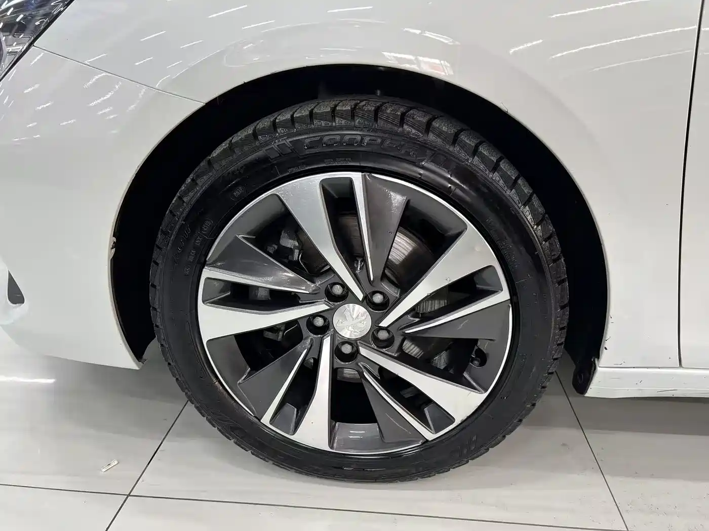Peugeot 408 2019 360THP Auto Luxury Edition China VI фото 20