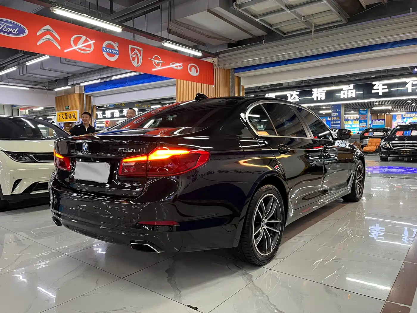 BMW 5 Series 2018 528Li Launch Special Edition фото 5