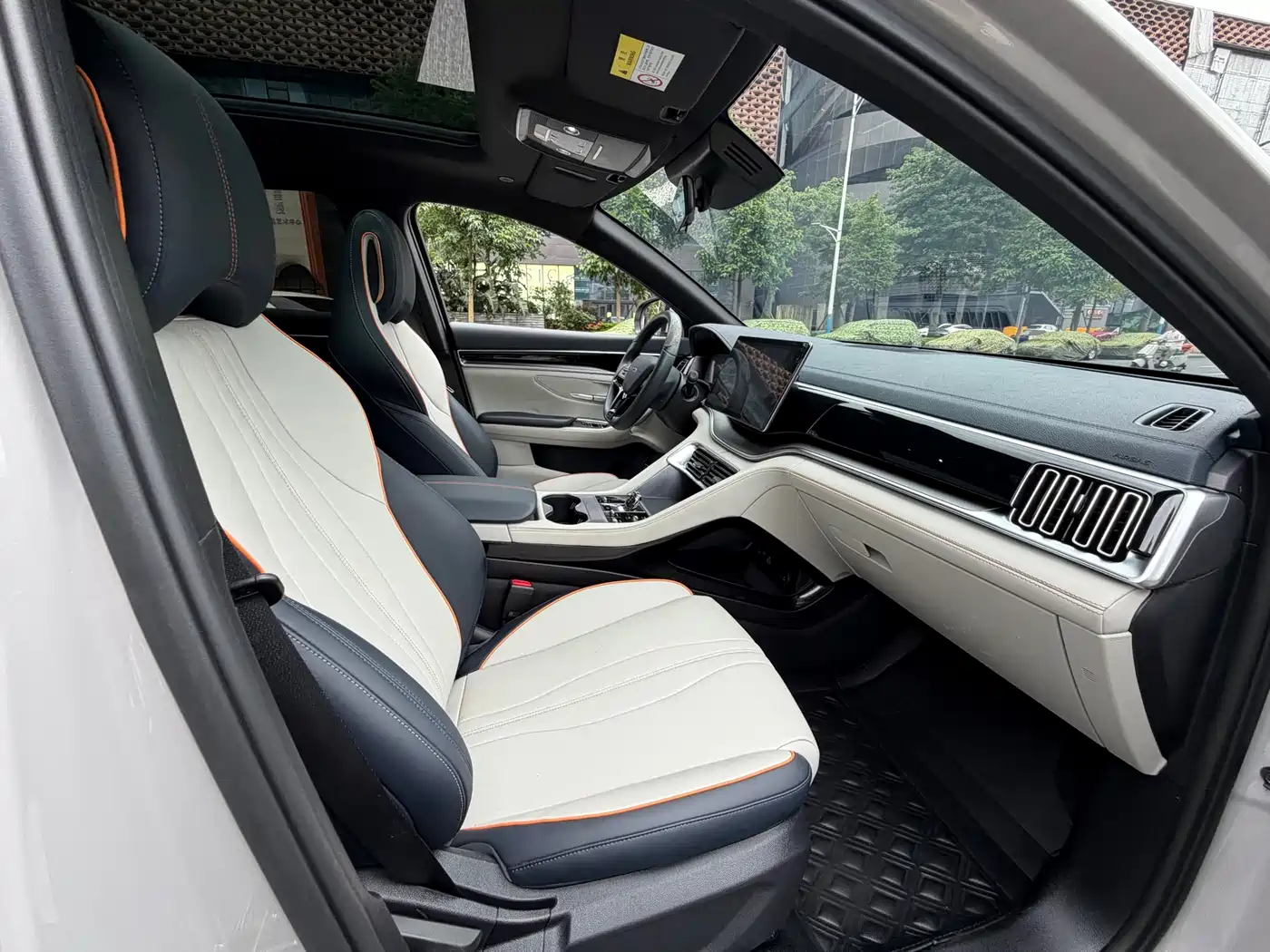 BYD Song PLUS PHEV 2023 Champion Edition DM-i 110KM Flagship фото 12