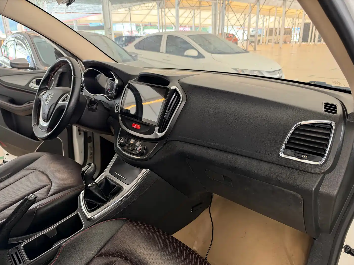 Baojun 560 2015 2015 1.8L Manual Luxury