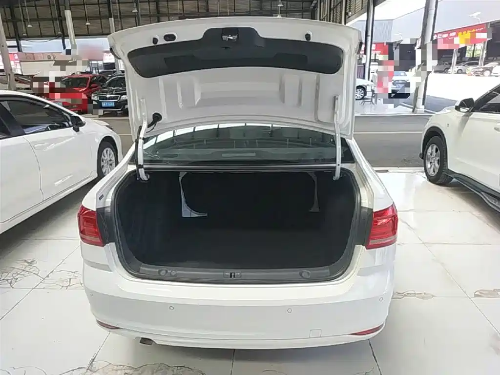 Volkswagen Lavida 2017 1.6L Automatic Trend Edition фото 19