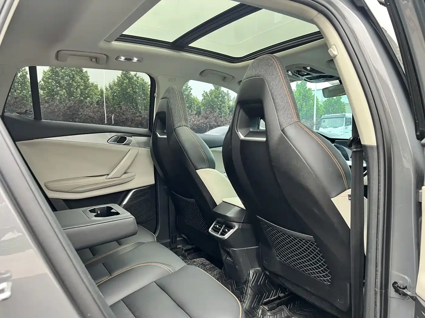 Lynk & Co 06 EM-P 2022 PHEV 84KM Range Pro фото 17