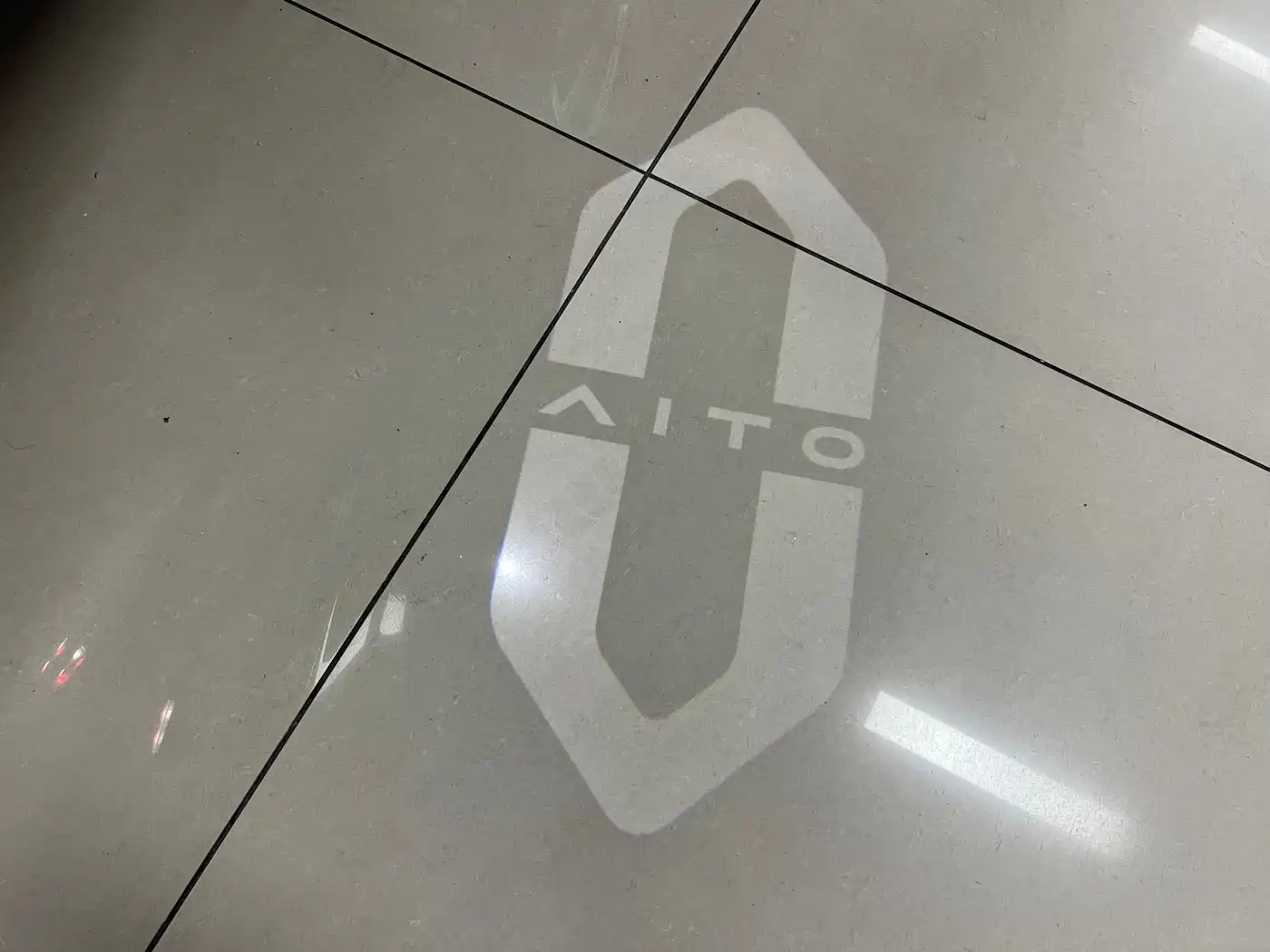 AITO Wenjie AITO M7 2024 1.5T Smart Drive RWD Pro 5-seater фото 13